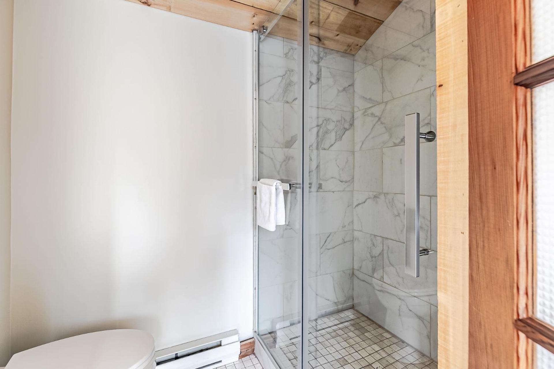 Auberge Spa & Beaux Reves Sainte-Adele Bagian luar foto